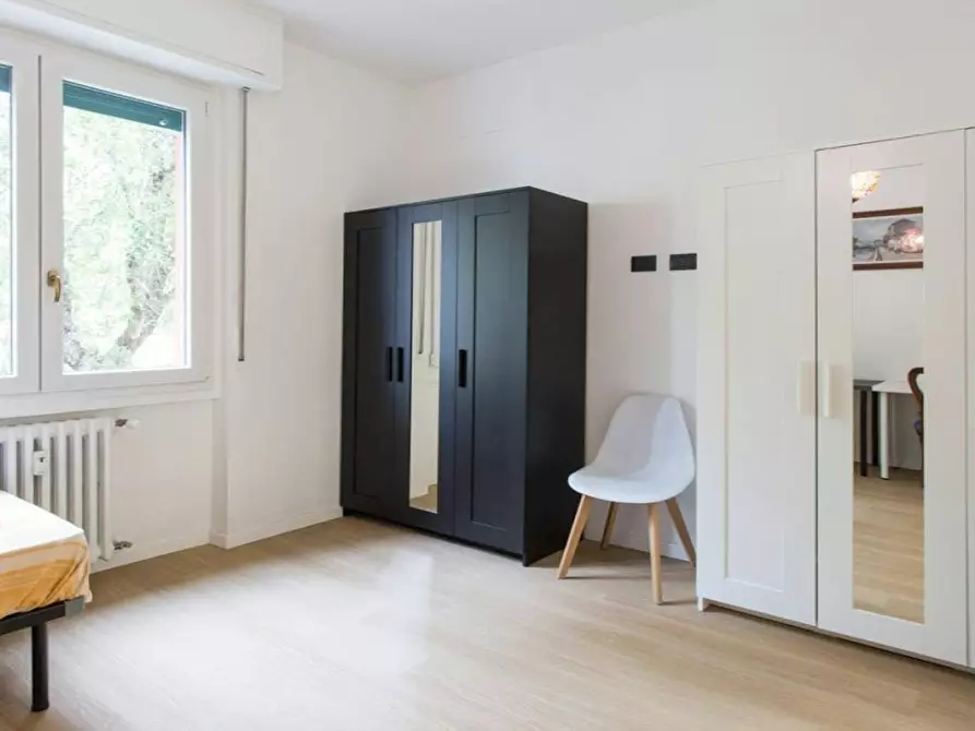 Immagine 8 di Camera condivisa in affitto  in Via Lorenteggio a Milano