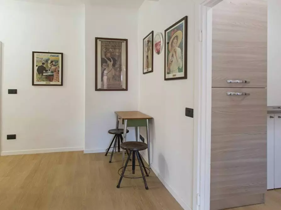 Immagine 8 di Camera in affitto  in Via Lorenteggio a Milano