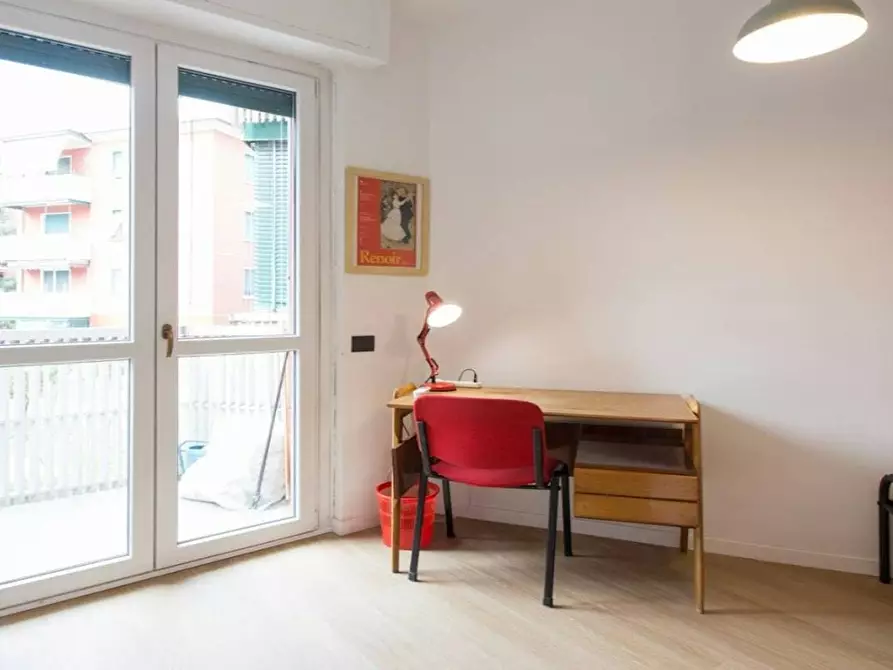 Immagine 3 di Camera in affitto  in Via Lorenteggio a Milano