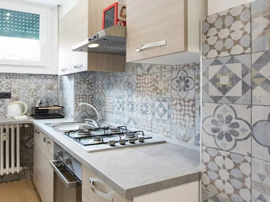 Immagine 5 di Camera in affitto  in Via Lorenteggio a Milano