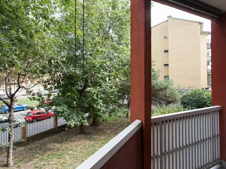 Immagine 10 di Camera in affitto  in Via Lorenteggio a Milano