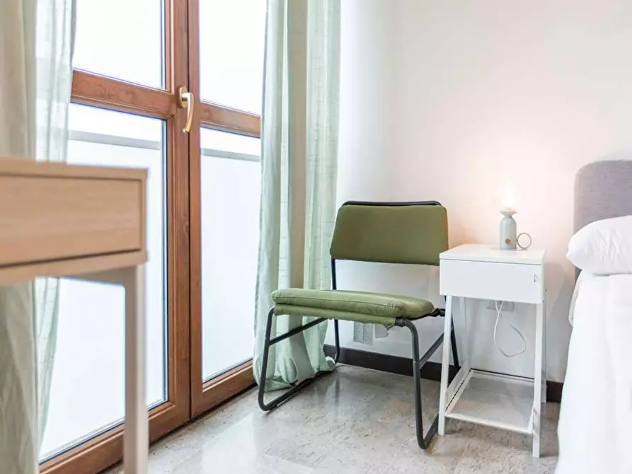 Immagine 10 di Camera in affitto  in Viale Sondrio a Milano