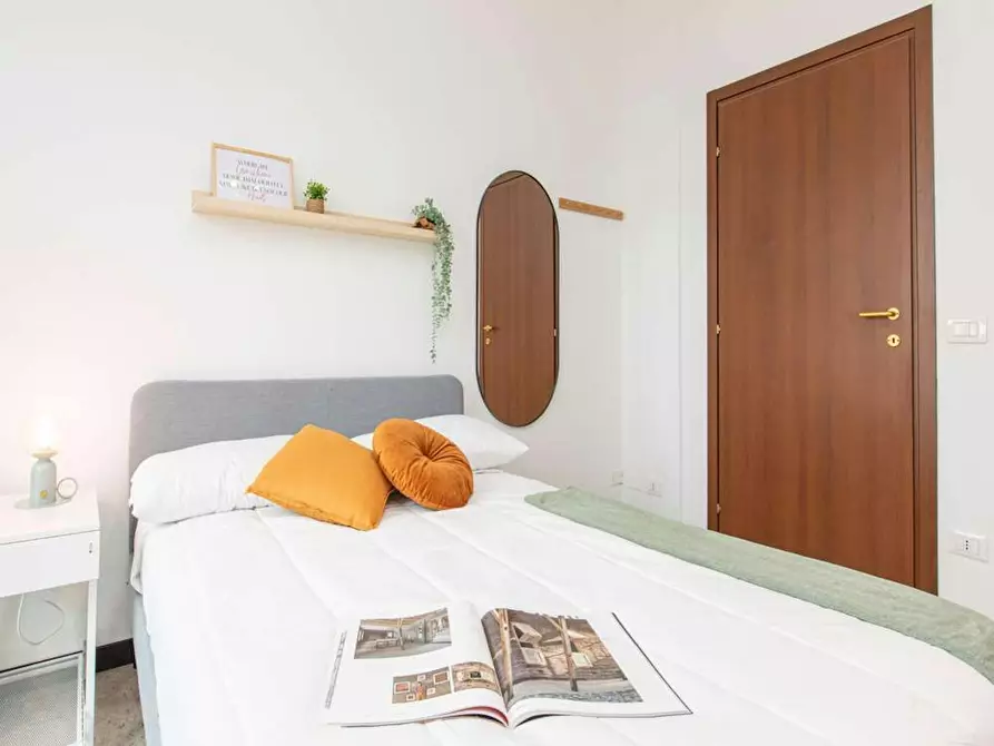 Immagine 7 di Camera in affitto  in Viale Sondrio a Milano