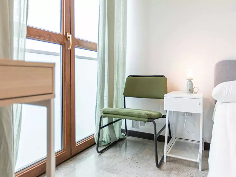 Immagine 10 di Camera in affitto  in Viale Sondrio a Milano