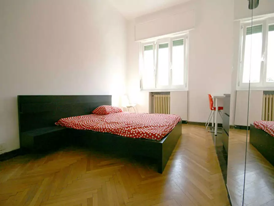 Immagine 3 di Camera in affitto  in Viale Francesco Restelli a Milano