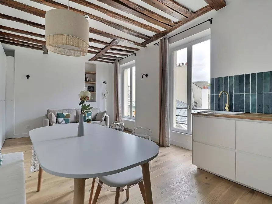 Immagine 4 di Appartamento in affitto  in Rue de Poitou a Paris 03