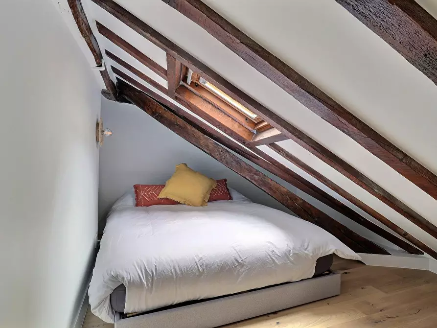 Immagine 2 di Appartamento in affitto  in Rue de Poitou a Paris 03