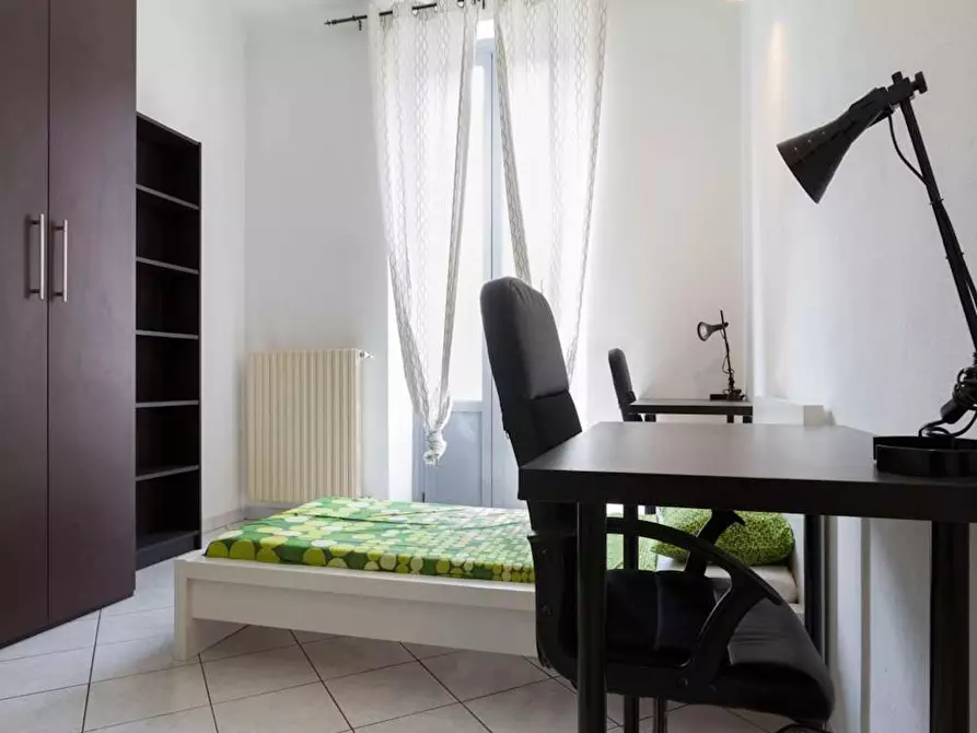 Immagine 8 di Camera in affitto  in Via Giorgio Briano a Milano