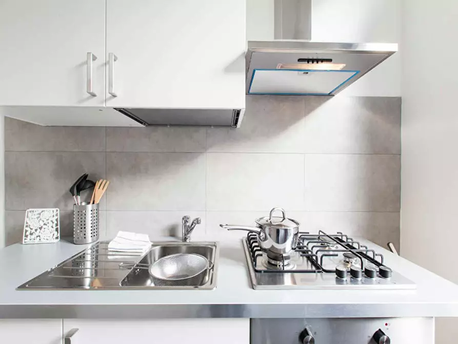 Immagine 8 di Camera in affitto  in Via Verbano a Milano