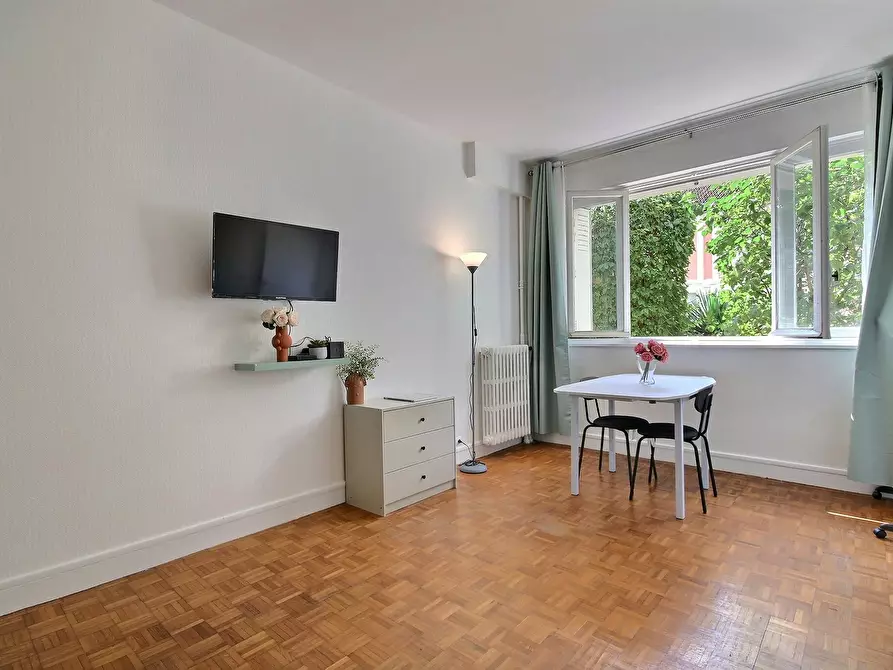 Immagine 1 di Appartamento in affitto  in Rue Joanès a Paris