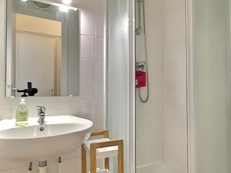 Immagine 6 di Appartamento in affitto  in Rue Joanès a Paris