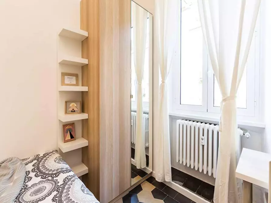 Immagine 5 di Camera in affitto  in Via Paolo Bassi a Milano