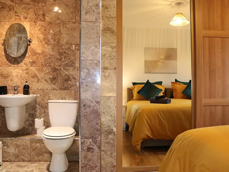 Immagine 5 di Casa indipendente in affitto  in Gillman Close a 
