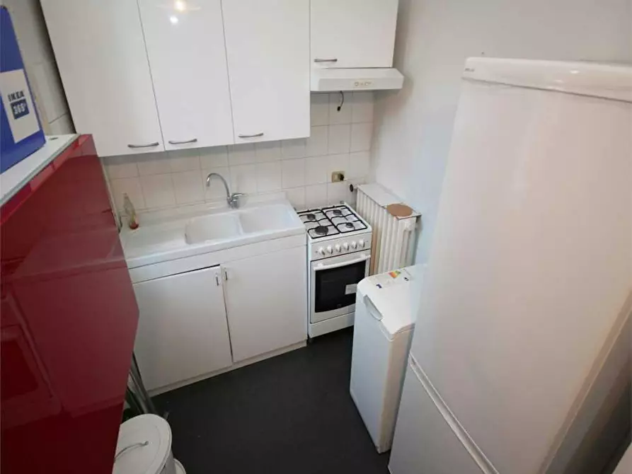 Immagine 10 di Camera in affitto  in Via Volterra a Milano