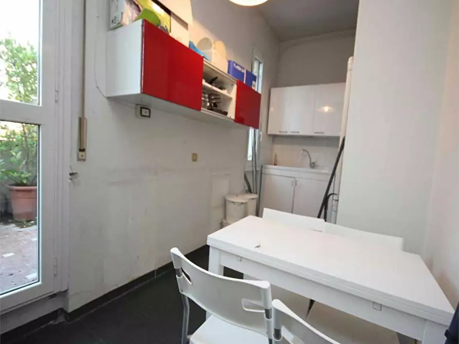 Immagine 10 di Camera in affitto  in Via Volterra a Milano