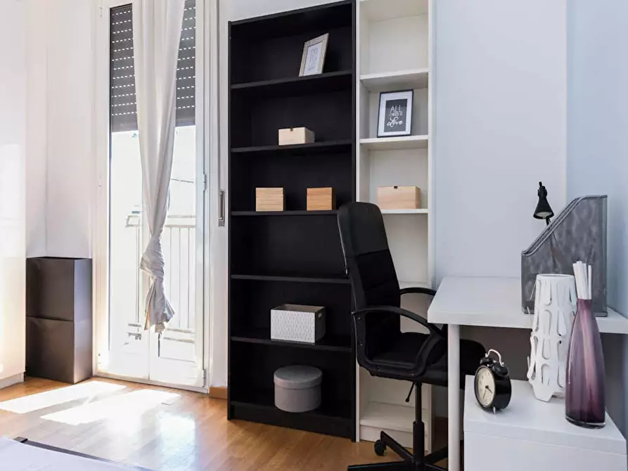 Immagine 6 di Camera in affitto  in Via Volterra a Milano