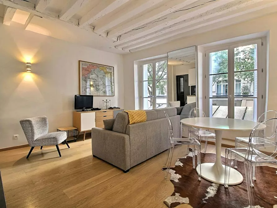 Immagine 2 di Appartamento in affitto  in Rue de Bretagne a Paris 03