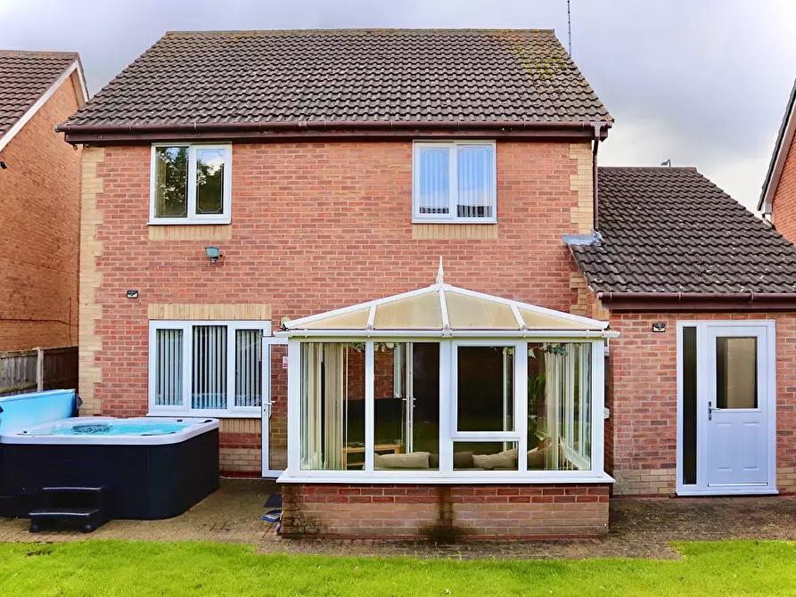 Immagine 2 di Casa indipendente in affitto  in Colwell Drive a 