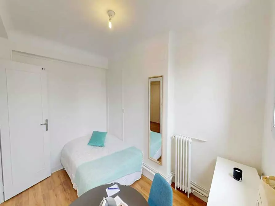 Immagine 3 di Camera in affitto  in Rue de Saussure a Paris 17