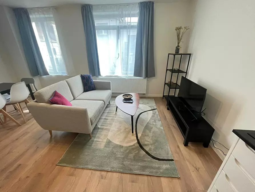 Immagine 3 di Appartamento in affitto  in Rue Fernand Neuray a Ixelles