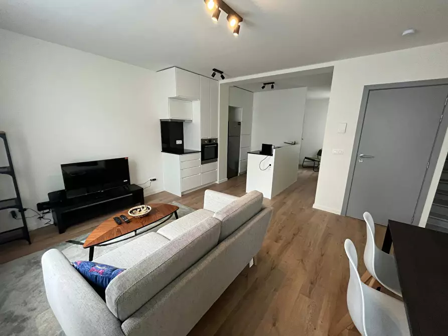Immagine 1 di Appartamento in affitto  in Rue Fernand Neuray a Ixelles