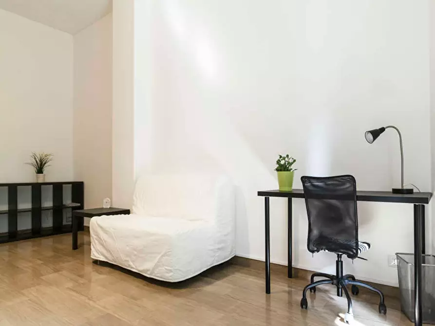 Immagine 6 di Camera in affitto  in Viale Papiniano a Milano