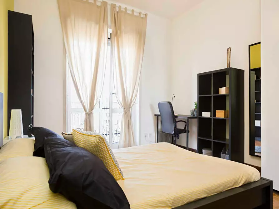 Immagine 1 di Camera in affitto  in Via Monte San Genesio a Milano