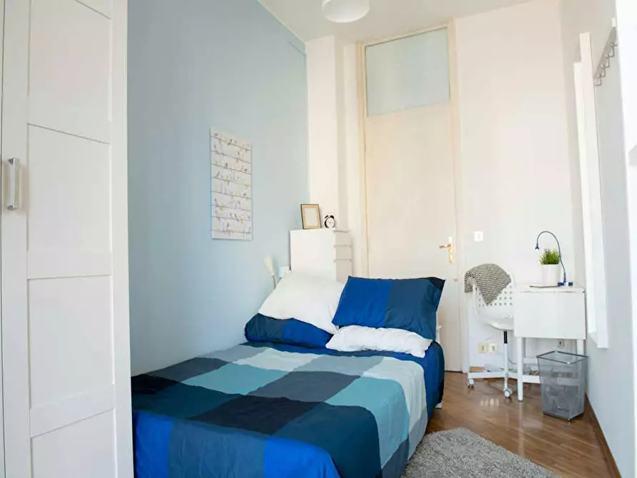 Immagine 5 di Camera in affitto  in Via San Francesco da Paola a Torino