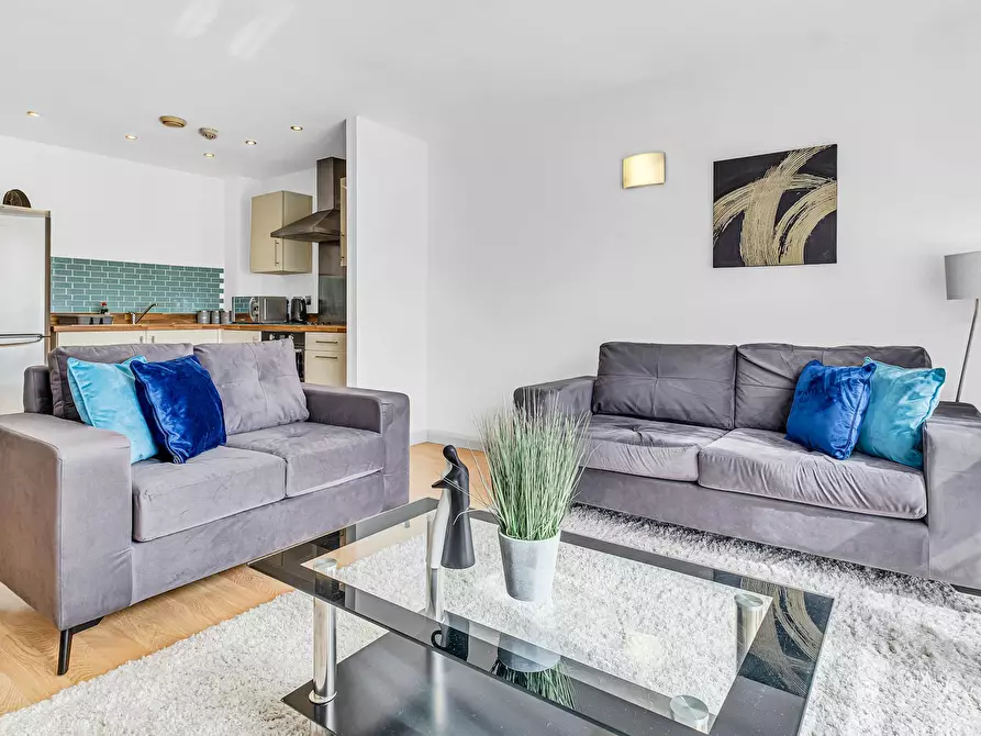 Immagine 4 di Casa indipendente in affitto  in Stuart Street a 