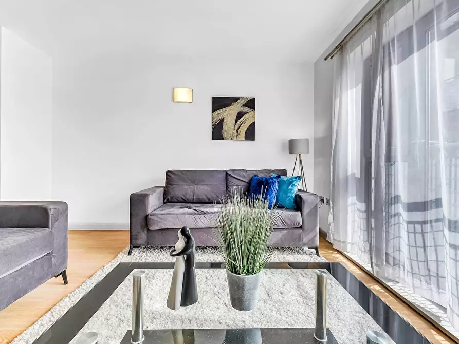 Immagine 3 di Casa indipendente in affitto  in Stuart Street a 