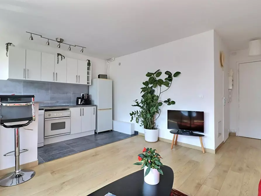 Immagine 5 di Appartamento in affitto  in Rue Alphand a Paris 13