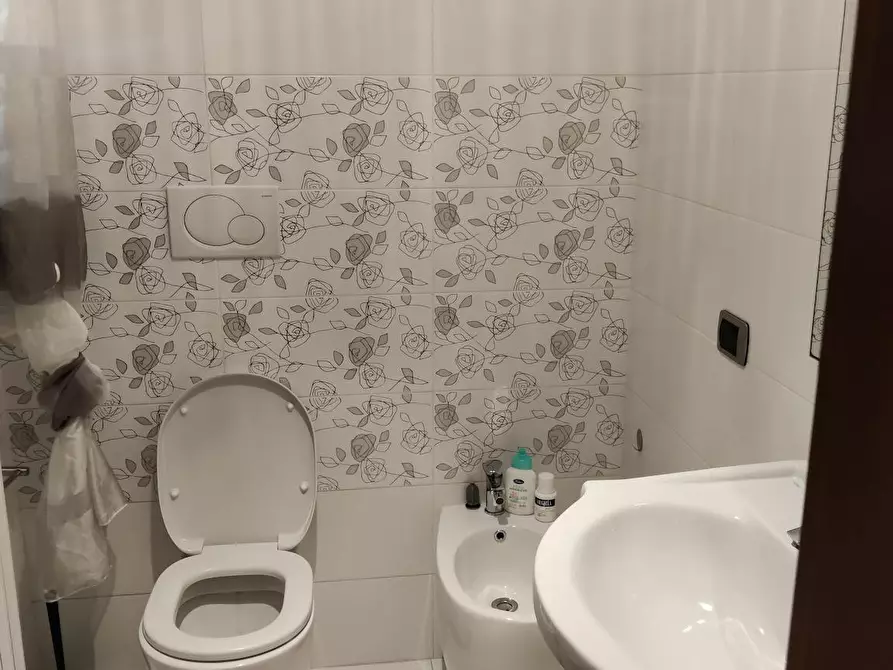 Immagine 6 di Camera in affitto  in Via 25 Aprile a Carugate