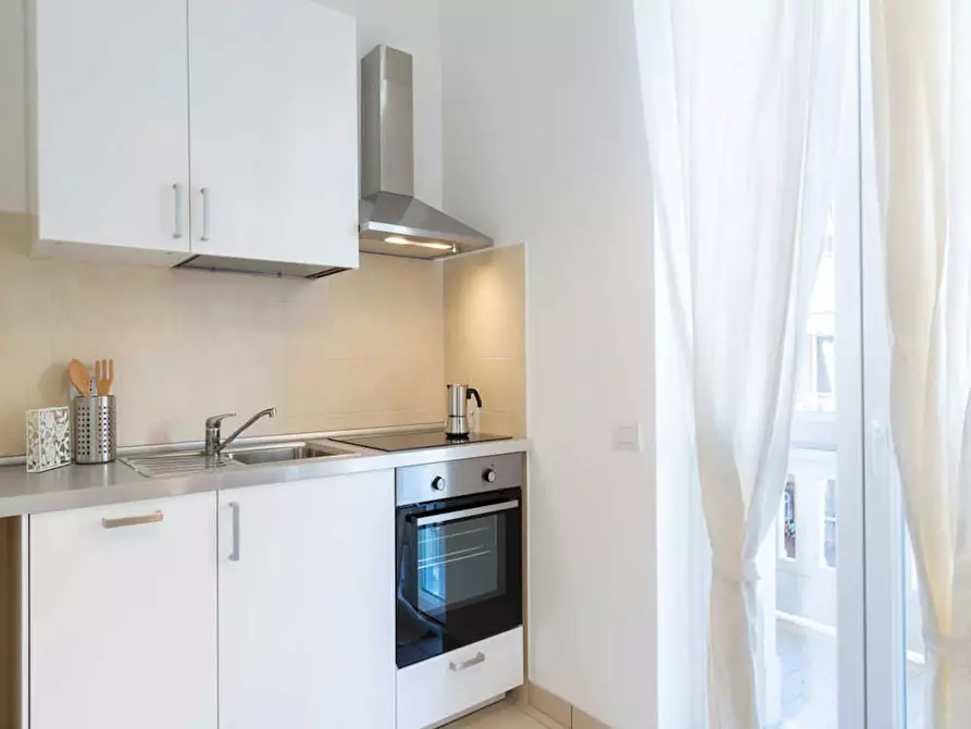 Immagine 6 di Camera in affitto  in Via Gardone a Milano