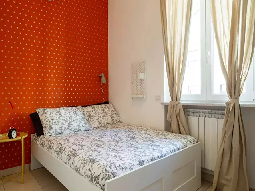 Immagine 4 di Camera in affitto  in Via Gardone a Milano