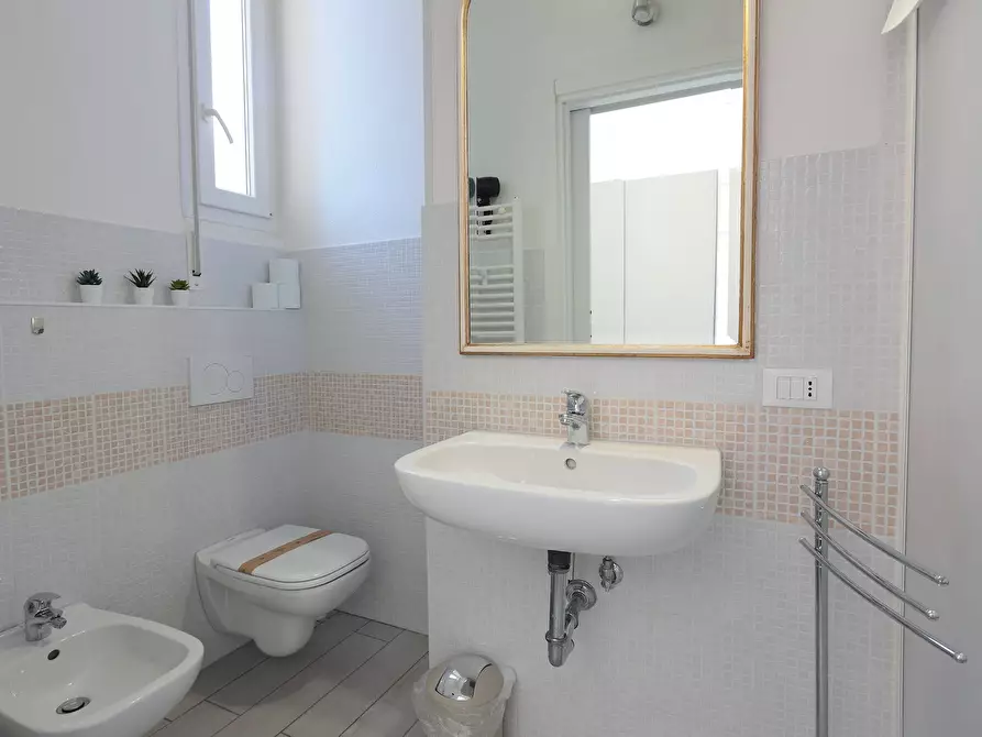 Immagine 10 di Appartamento in affitto  in Via del Lavoro a Bologna