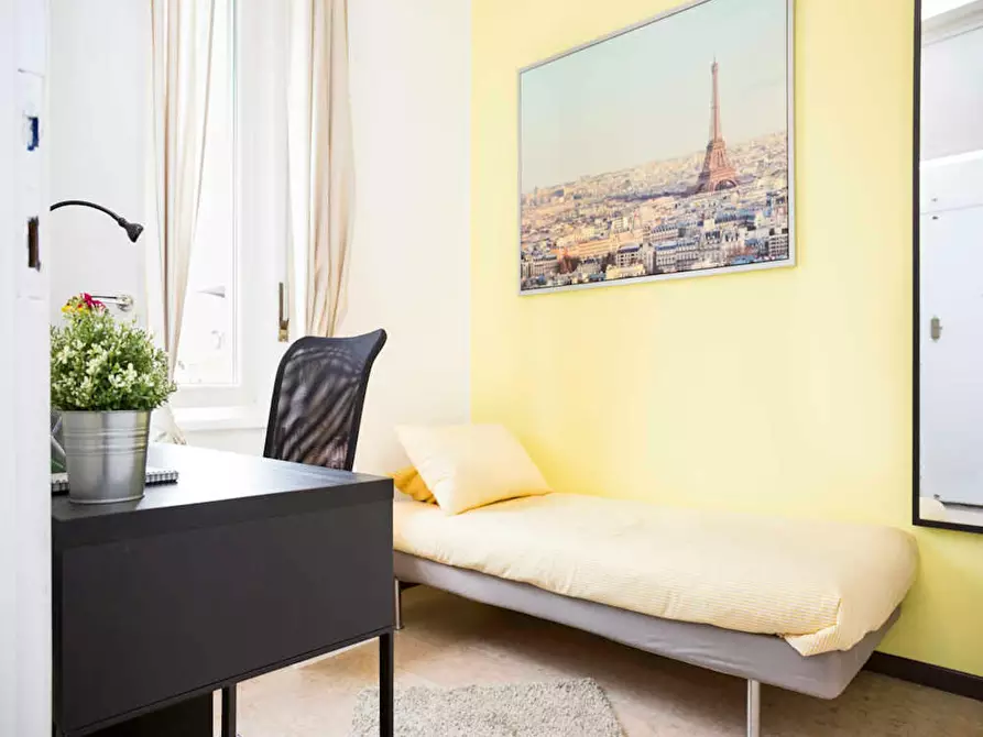 Immagine 1 di Camera in affitto  in Viale Carlo Espinasse a Milano