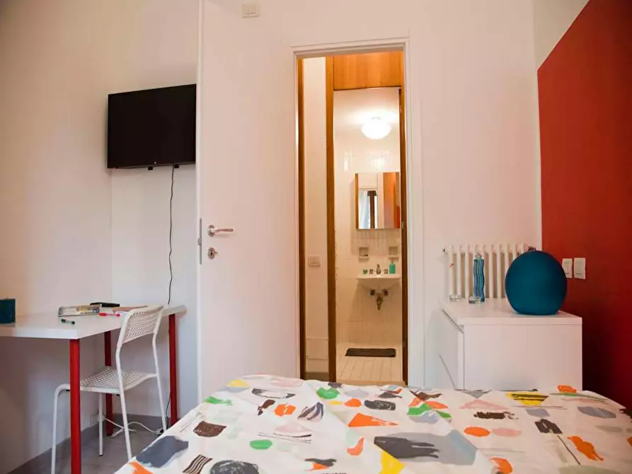 Immagine 5 di Camera in affitto  in Via Conca del Naviglio a Milano