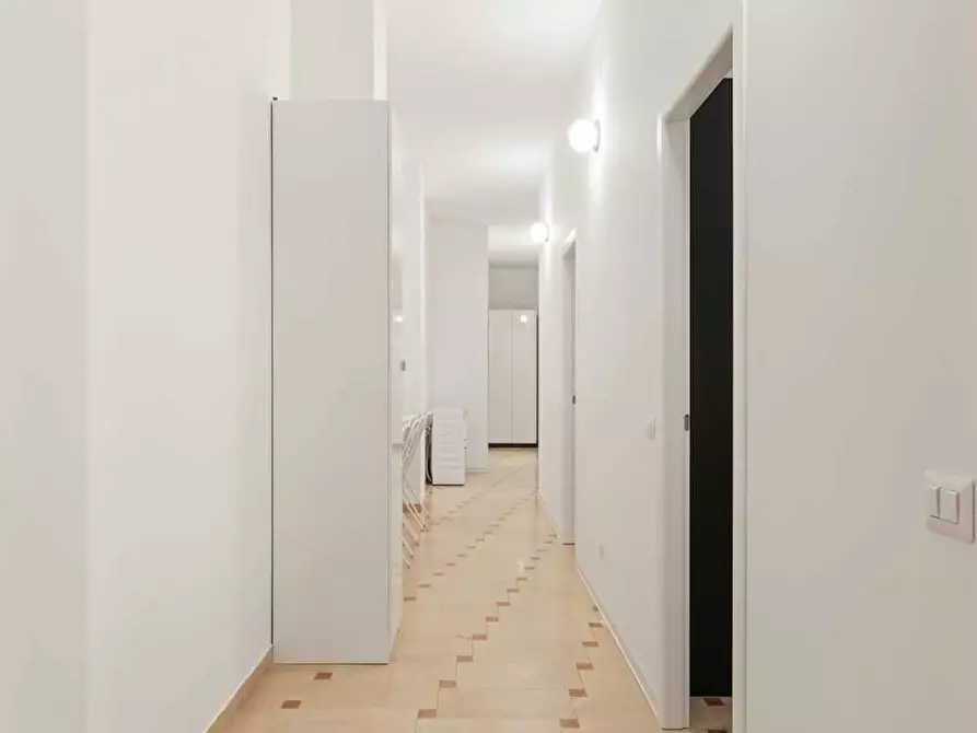 Immagine 8 di Camera in affitto  in Via Lentasio a Milano