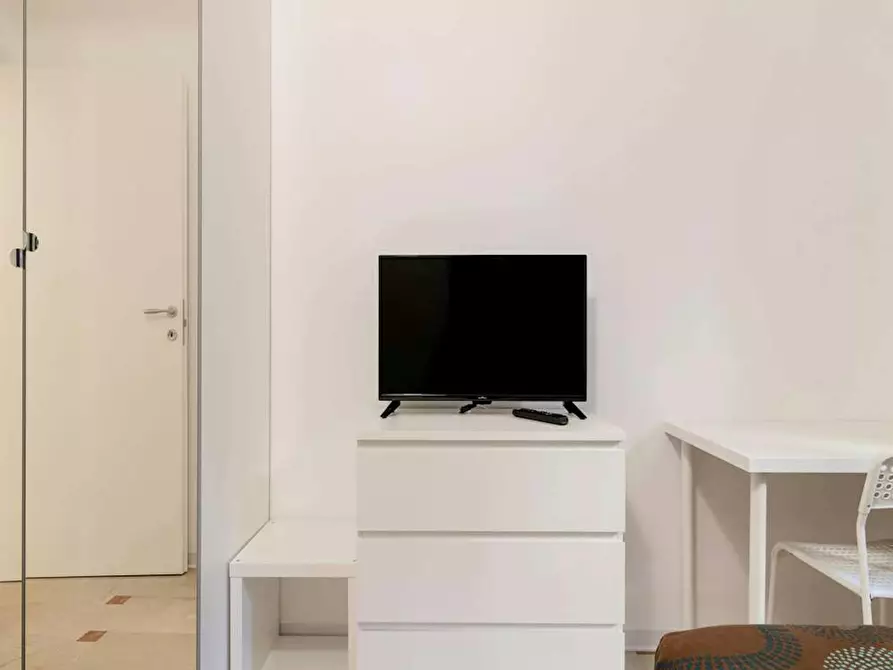 Immagine 3 di Camera in affitto  in Via Lentasio a Milano