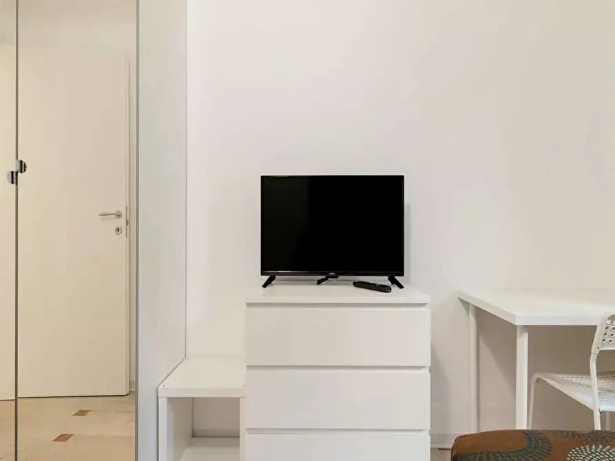 Immagine 5 di Camera in affitto  in Via Lentasio a Milano