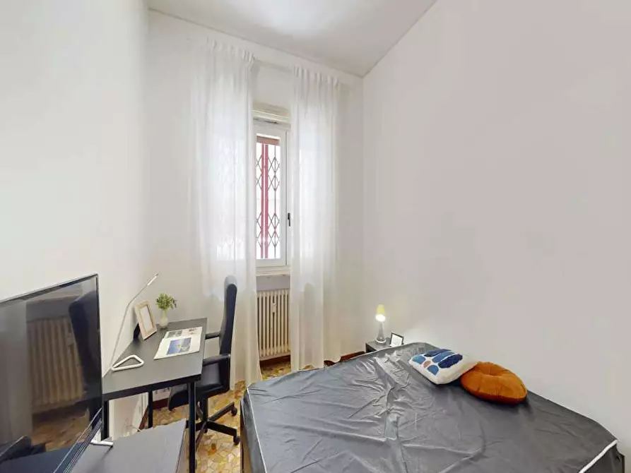 Immagine 4 di Camera in affitto  in Via Anco Marzio a Milano