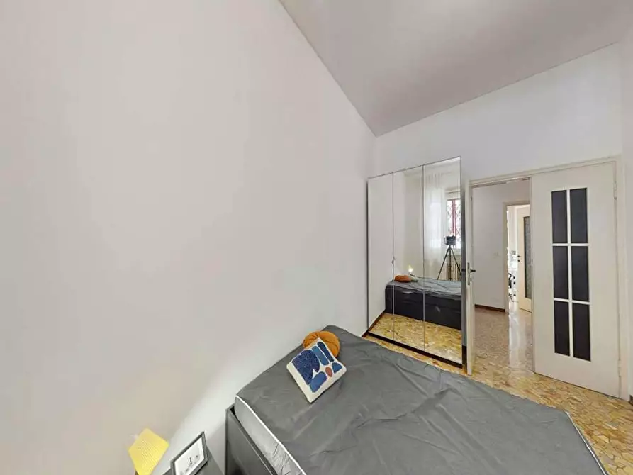 Immagine 1 di Camera in affitto  in Via Anco Marzio a Milano