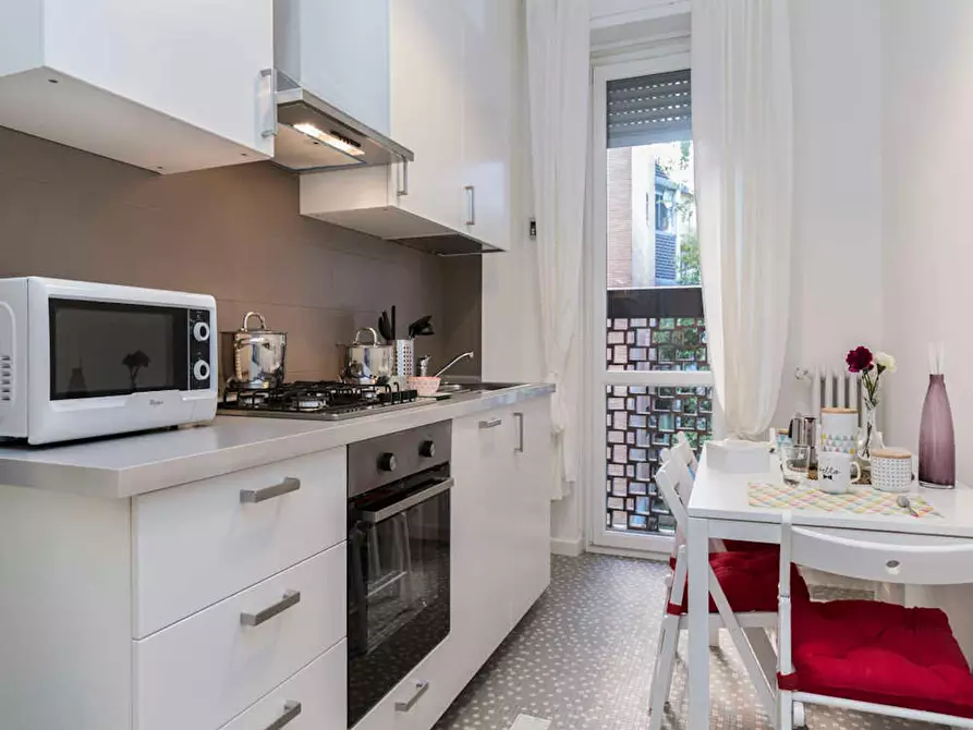 Immagine 10 di Camera in affitto  in Via dei Mandorli a Buccinasco