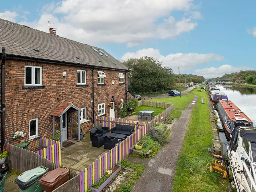 Immagine 10 di Casa indipendente in affitto  in Calder Row a 