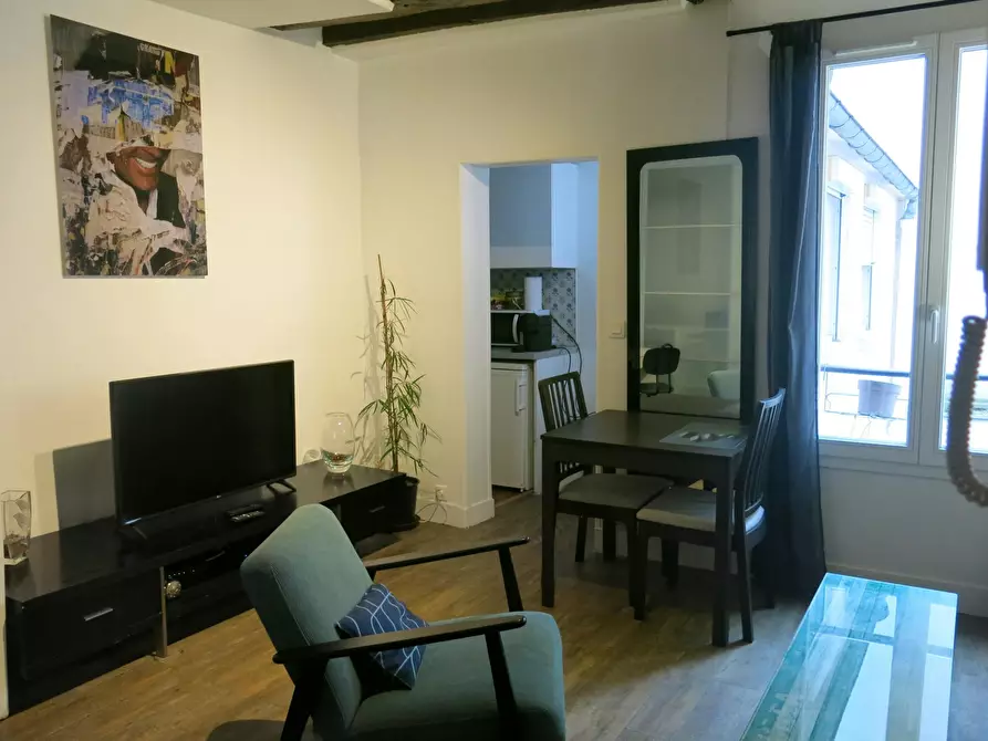 Immagine 1 di Appartamento in affitto  in Rue Saint-Sabin a Paris