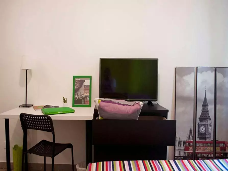 Immagine 9 di Camera in affitto  in Via Edoardo Bassini a Milano