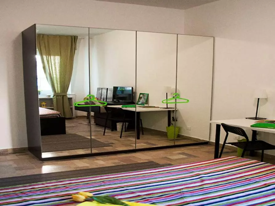 Immagine 7 di Camera in affitto  in Via Edoardo Bassini a Milano