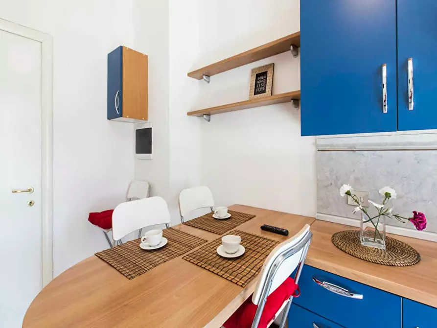 Immagine 10 di Camera in affitto  in Viale Emilio Caldara a Milano