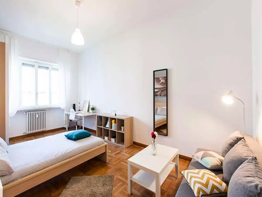 Immagine 4 di Camera in affitto  in Viale Emilio Caldara a Milano