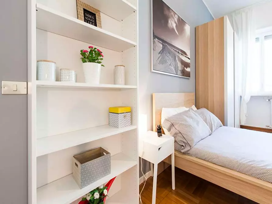 Immagine 8 di Camera in affitto  in Viale Emilio Caldara a Milano